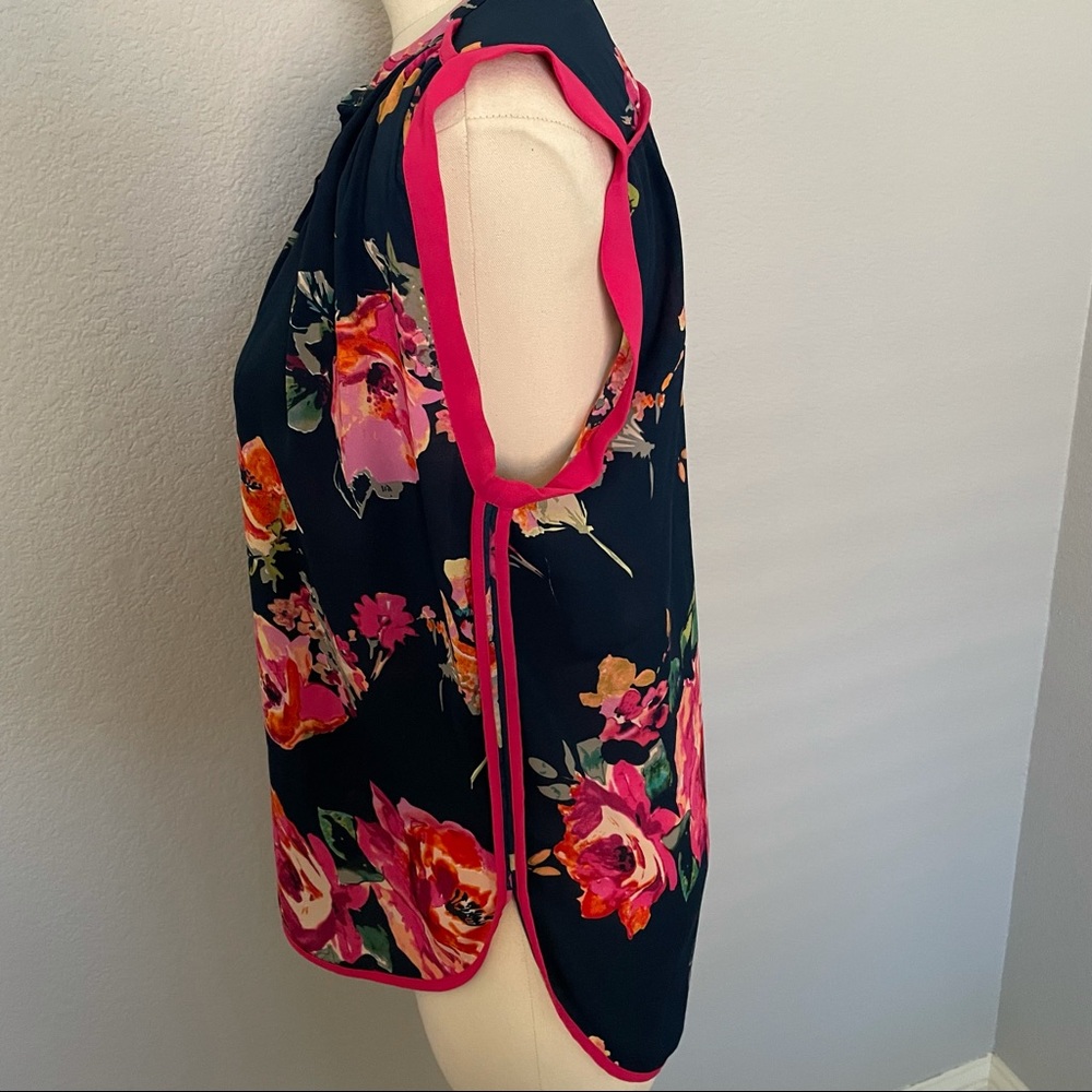 19 Copper blue floral sleeveless top - Picture 4 of 8